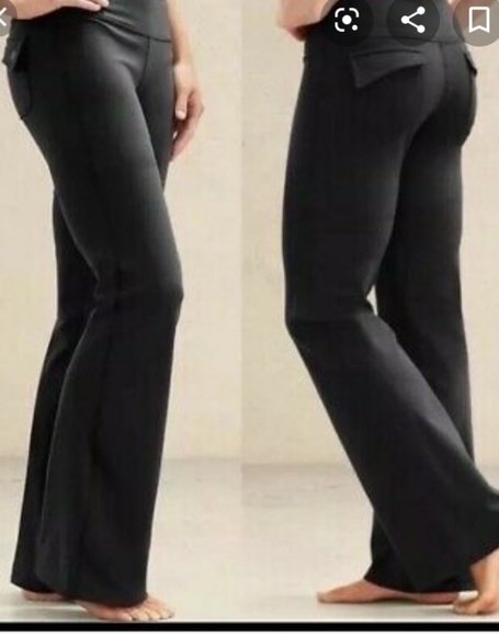 black yoga pants with back pockets